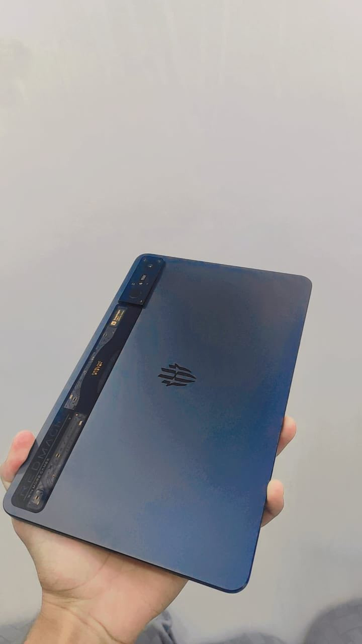 ايباد ريدمجك ذاكره ٥١٢ نسخه عالميه صينيه. نضافه ٩٥ بالميه رايده ٨٠٠ وبي مجال رقم ***********
