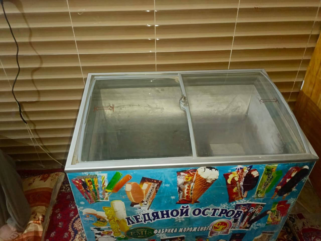 للبيع غراض
مجمدة عارضه شغاله سعر 125وبيه مجال 
غساله شغاله سعر 75وبيه مجال 
كاونتر 3 قطع سعر 200 وبيه مجال بسيط للاستفسار اتصل على رقم *********** أو *********** أو خاص
