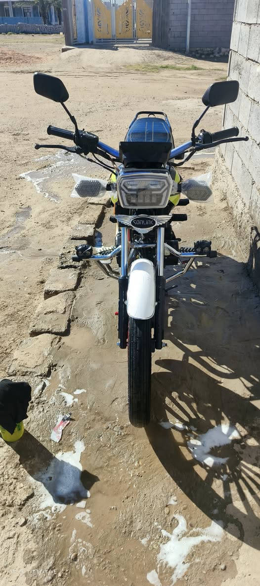 سونك موديل 25محرك 200 سعر 900 وبي مجال مكاني جزيرت الخالديه رقم الهاتف ***********
