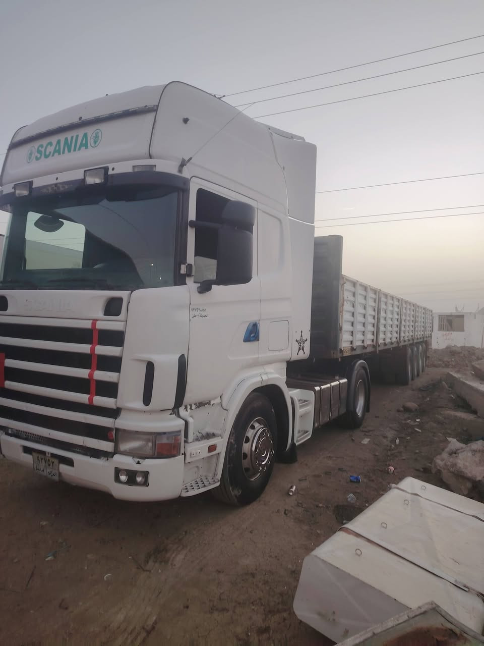 سلام عليكم سكانيا للبيع موديل 2000 رقم اربيل هل موجود ماكينه 420 كير 3 / 3 ماكينه بخار قليل بدون صرف قماره مكفوله من الضربه تائرات نص عمر الباقي شوف العين عنوان بصره القرنه سعر 88 وبيها مجال بسيط الاستفسار اتصال على الرقم ***********
