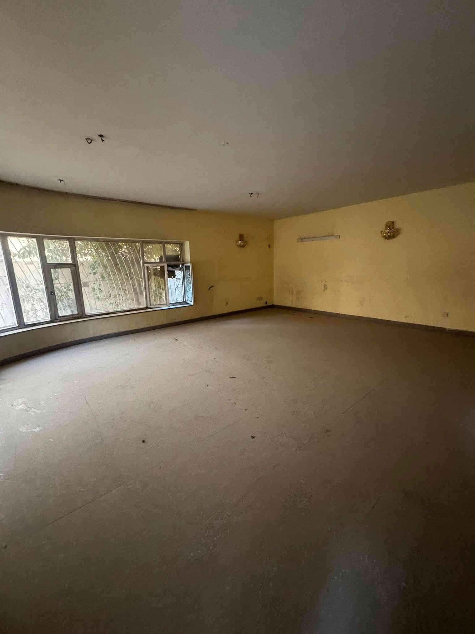 #أعـلان_أيـجـار 

دار لـلأيـجـار #الـكـرادة ، مـسـاحـة 300 مـتـر   

 📍الـعـنـوان : الكـرادة هويدي قرب شارع العطار 

 يحتوي على 4 غرف وحمامات و صـالات و  مـطـبـخ و كـراج                

◾نقدم لك خدمات عقارية متكاملة  :

▪️نجد لك عقار يلبي كل احتياجاتك .
▪️نأجر عقارك باسرع وقت ممكن .
▪️نقدم لك موقع عقاري متكامل ( إيجارات الكرادة ) .

◾تابع صفحاتنا لتصلك كل عروضنا الجديدة .

✨ اختار الصح .. وخليك ويا #إيجارات_الكرادة ✨ 

◾للطلب و الاستفسار تواصلو معنا عبر الارقام الاتية :

⬅️ *********** يوجد واتس 📞  مهندس أسامة 
⬅️  ***********  يوجد واتس 📞  مهندس عمر 

#عقارات_بغداد #عقارات_الجادرية #عقارات_المنصور #عقارات_اليرموك #عقارات_الكرادة #عقارات_العرصات
#مجمعات_سكنية
