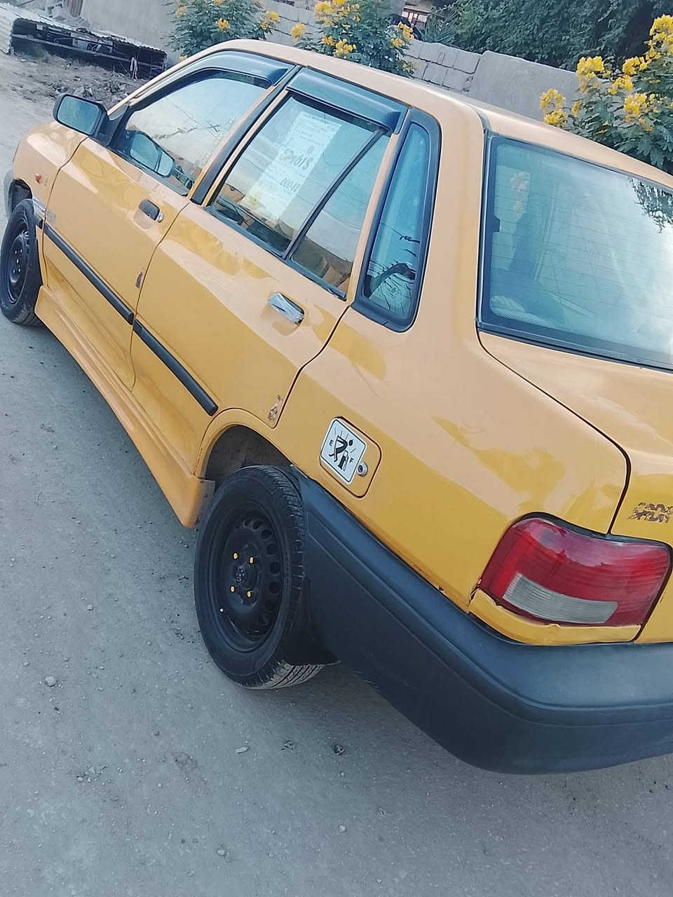 تفاصيل داخل صوره اني خادم
