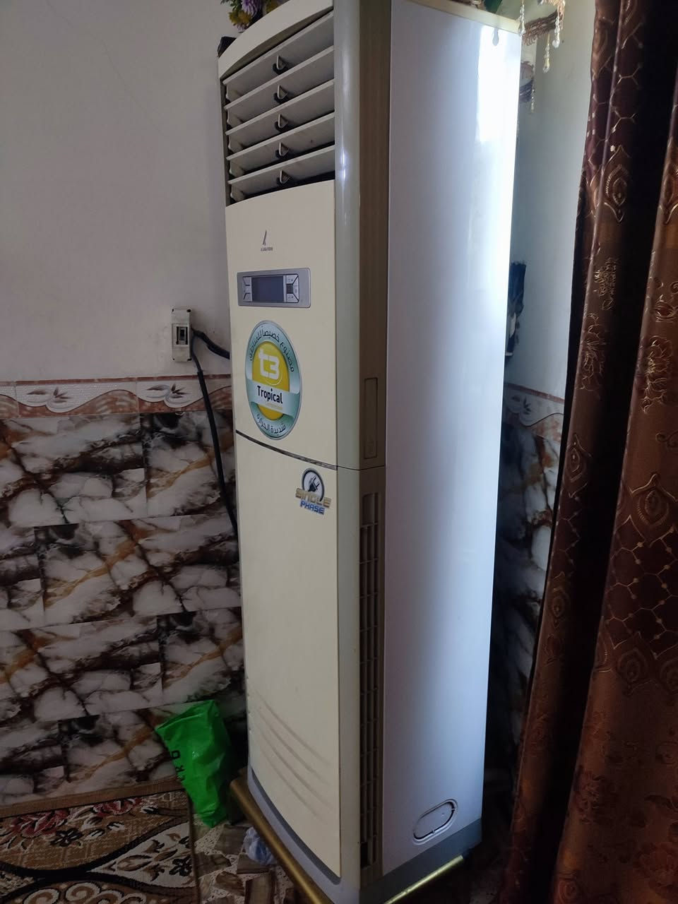سلام عليكم شباب سبلت الحافظ للبيع ما عوزه اي شي فقط كهرباء زينه ويشتغل ***********
