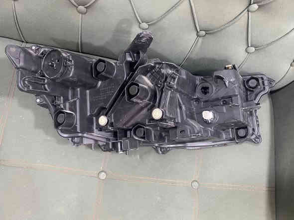 السلام عليكم لايت كراون اصلي امريكي للبيع خالي من اي ملاحظه عدسه وحده سعر 1150 دولار قفل مكاني بغداد للاستفسار ***********
