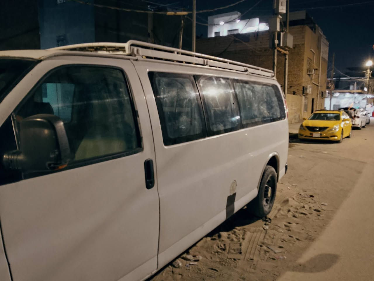 سلام عليكم
فإن سفانه موديل 2007 رقم انكليزي سعر 85 و بيه مجال 
الرقم ***********
