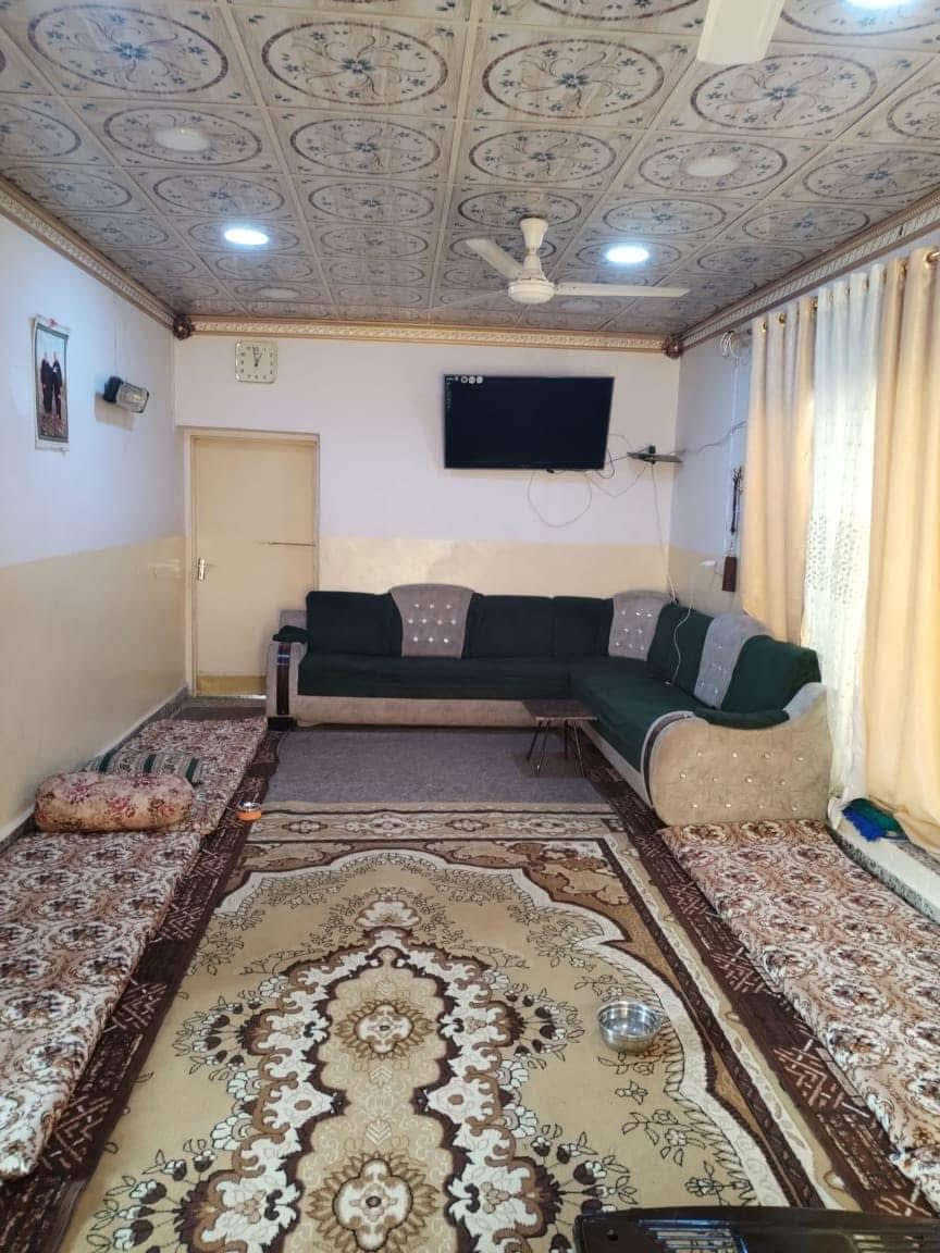 #دار #للبيع  طابو ملك صرف بناء صالح للسكن

#المساحة :- 300  متر

#واجهة الدار :    12 * 25

#الموقع :- كركوك _ حي النصر سايدين مركز العروبه قرب دائره الكهرباء 

#تفاصيل الدار

- استقبال 
- هول
- غرفة نوم عدد اثنين
- مطبخ 
- درج داخلي 
- حديقة
- صحيات 
- كراج سيارة .
- بيتونه

#للأستفسار الأتصال على الارقام التالية :-

***********
 
 ***********  واتساب 

أو مراجعة مكتب الصرح للعقار  الكائن في القادسية الثانية  قرب تقاطع الحرية قادسية ومثلجات سارا
{  #نتشرف #بزيارتكم)
