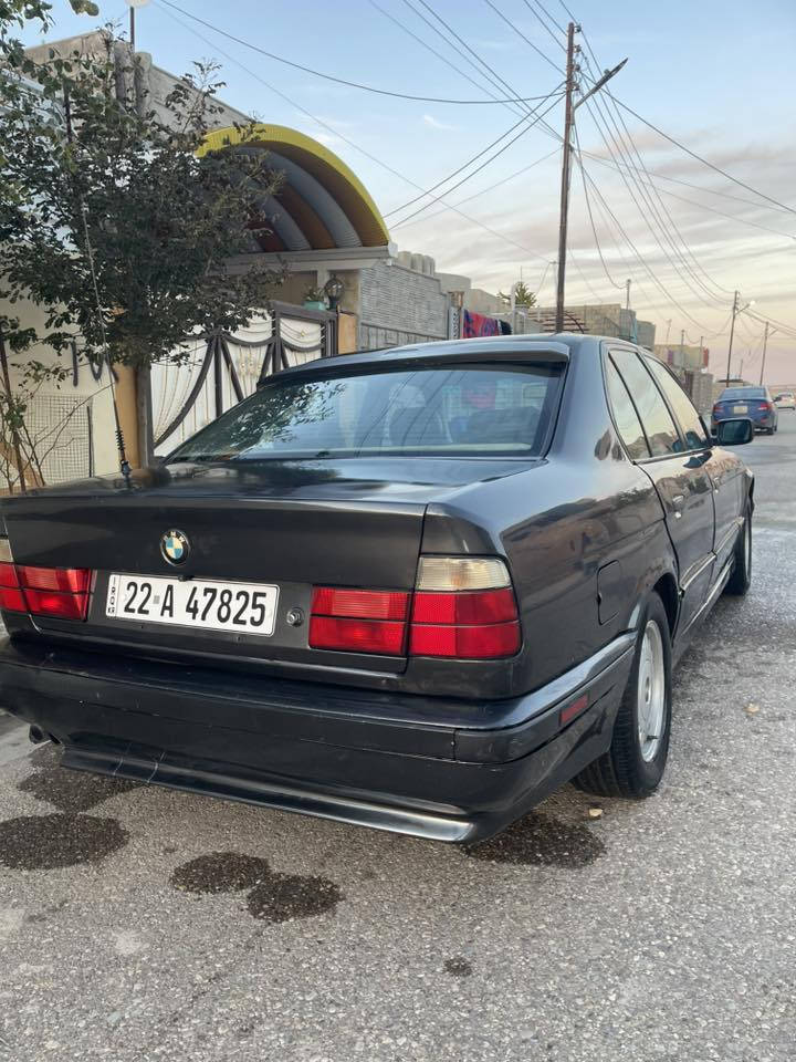 السلام عليكم BMW للبيع او مراوس حسب القناعه
525 اصل فصل 
مكينه كبس
موديل 1992
السيارة فول مواصفات 
كير توماتيك 
تبريد تدفئه
سلايت (تنته)
كشن جلد 
رقم اربيل 
هزه جديده 
سنويه 30
السعر 58 بيها مجال

***********
