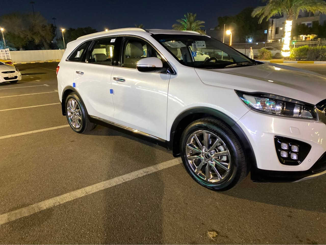 كيا سورنتو خليجي 
رقم بغداد الماني بسمي 
موديل ٢٠١٨ 
لون ابيض صدفي  
٦ سلندر ٧ راكب 
فوووووول مواصفات بدون فتحة 
بصمتين: تشغيل وتقفيل 
بردات خلفية اصلية 
جنطة كهرباء 
هند بريك بصمة 
كامرة دوارة اصلية 
مري شفط مع القفل 
حساس امامي وخلفي 
شاشة كبيرة اندرويد 
نظام ايكو درايف 
كشنات جلد اصلي لونين 
كشنات ٢ كهرباء 
كامرة دوارة اصلية 
مري شفط مع القفل 
حساس امامي وخلفي  
تبريد ٣ قطع ثلج 
تحكم استيرن فول 
حاكية : ابلوتوث: اوكس ة 
اضواء ترحيب بليدات 
علامة سورنتو بلدوسة 
لد امامي وخلفي 
لايت زنون اصلي 
مانع انزلاق وانحدار 
يدات نيكل اصلي 
اشاير بلمري 
ويل اكروم ١٩
ماشية 80 الف اصلي 
كير ومكينة وصدر وحدادية وتبريد خير من اللة
بدون ضربة وتبديل  وبدون صبغ. بيهة بارد قليل والسونار موجود تراسلني خاص ادزة الك للسونار 
سيارة نظيفة وجاهزة مابيهة نقص 
السعر ٢٢٢ ورقة للاستفسار سيف *********** مكاني شهداء البياع او حي الاعلام بغداد, العراق
