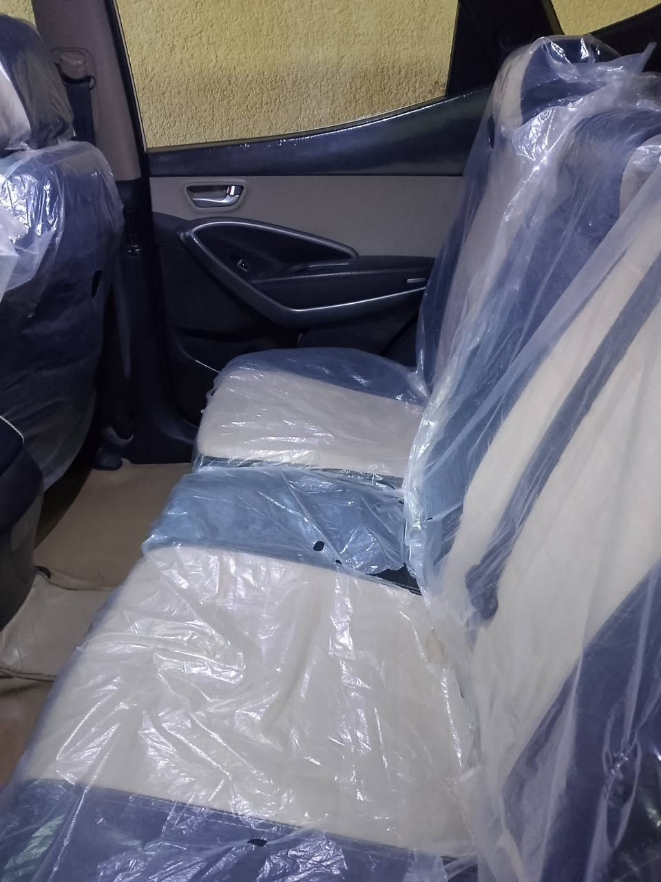 سنتافي 2013 خليجي رقم بصره سنويه 2027 باسمي سبعه راكب تبريد 3 قطع شاشه كبيره كامره خلفيه كير مكينه كفاله طخم تاير لايت زنون عالي ناصي اصلي  حداديه جديده تحكم جهتين بلوتوث حاكيه تثبيت سرعه دوشمه جديده بعده النايلون عليه مكينه 4 دوش مري شفط بيه فقط بارد بالباب عكس السايق فقط سياره جانيه صار سبع سنوات سعر 155 تلفون ***********
***********
