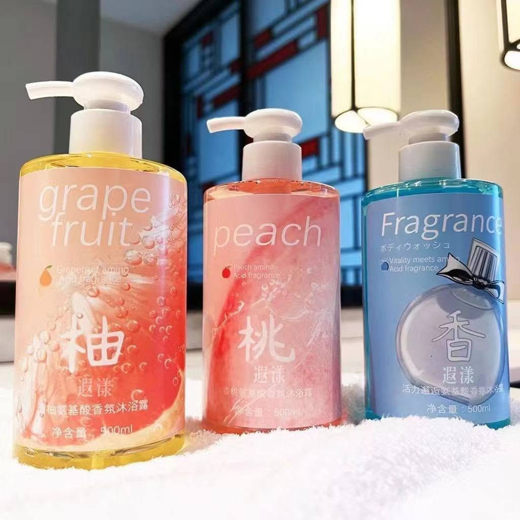 شاور جل استحمام🌷🥀
الجديد #كليا🌸
الغني #بالفواكه

متوفر بروائح:
 • Grapefruit 🍊
 • Peach 🍑
 • Fresh Fragrance 💧

✨ عطر فواكه + ترطيب مثالي

📦 الحجم: 900ml


**إذا كنت صاحب هذا الإعلان وتريد حذفه لأي سبب، رجاءا أرسل رسالة إلى الدعم الفني**