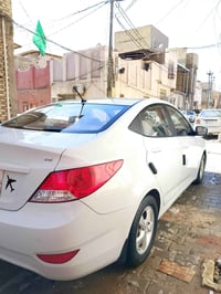 اكسنت  موديل ١٨. السعر 105 وبيها مجال  07805789009