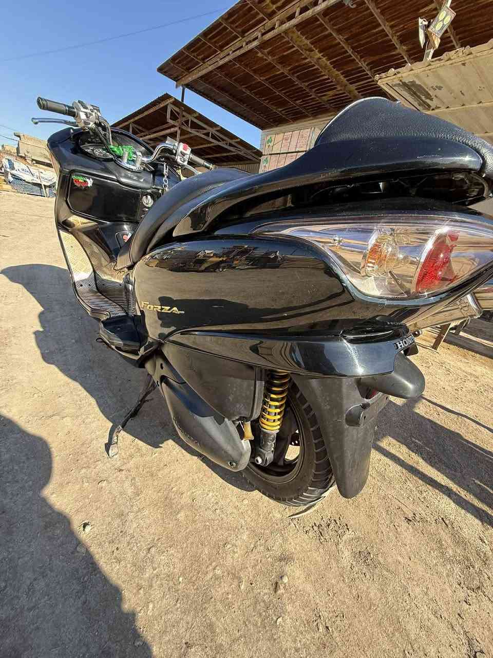 السلام عليكم فورزه 09دراجه كامله ع اخر حبايه كله شغال فقط الكير  اني فاتح الكلج تريد تاخذه عميه تريد اشغلك الكير دراجه فول نضافه مكاني بابل ناحية النيل اوراق كامله سعر مليون 200

***********
