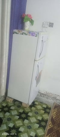ثلاجة صغيرة • نضيفه • الجولان