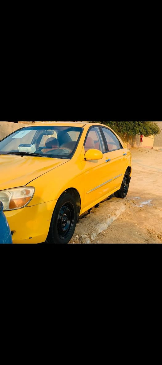 سلام عليكم سيراتو خليجي محرك/1600كير عادي سياره جديد كير محرك ع شرط تبريد ثلج سياره جاهزه مداور ثاني يوم السعر60 مكان السياره السماوه للاستفسار /***********
