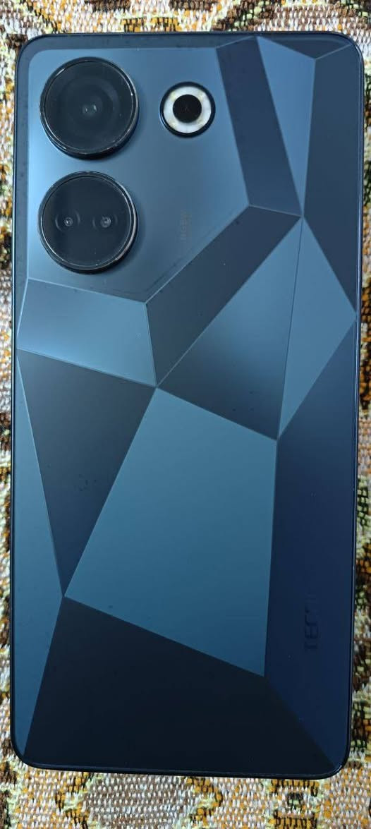 تكنو كومان 20برو ذاكره 256 عشوائيه 16 بصمه بالشاشه الجهاز مكفول من كلشي شخط مبي بدون ملحقات رايده ب150 مكاني بغداد مدينة الصدر شراي يتصل ***********
