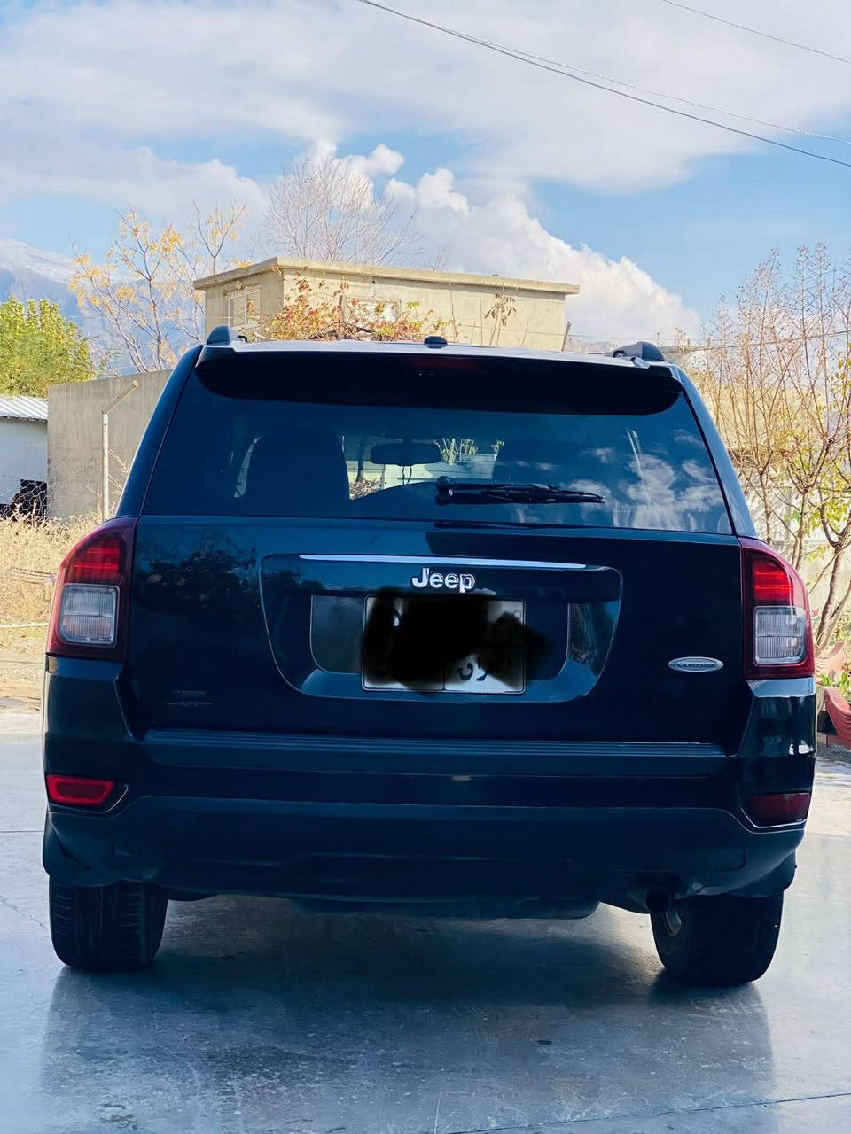 جێپ کۆمپاس ٢٠١٧ فولە بەس سلایت نیە گوشین جلد و هیتەر ئاوینە هیتەر و شغال لایت عەدەسە دەشبول شاشە گێر و مەکینە و کارەبایت بەشەرتە نەکرایتەوە مەکینە ٤ پستنی اقسادی بەنزین زۆر کەم دەخوا دوو پارجەی هەیە بی ئیرباگ سحری ٩٢ 
*********** أربيل, العراق
