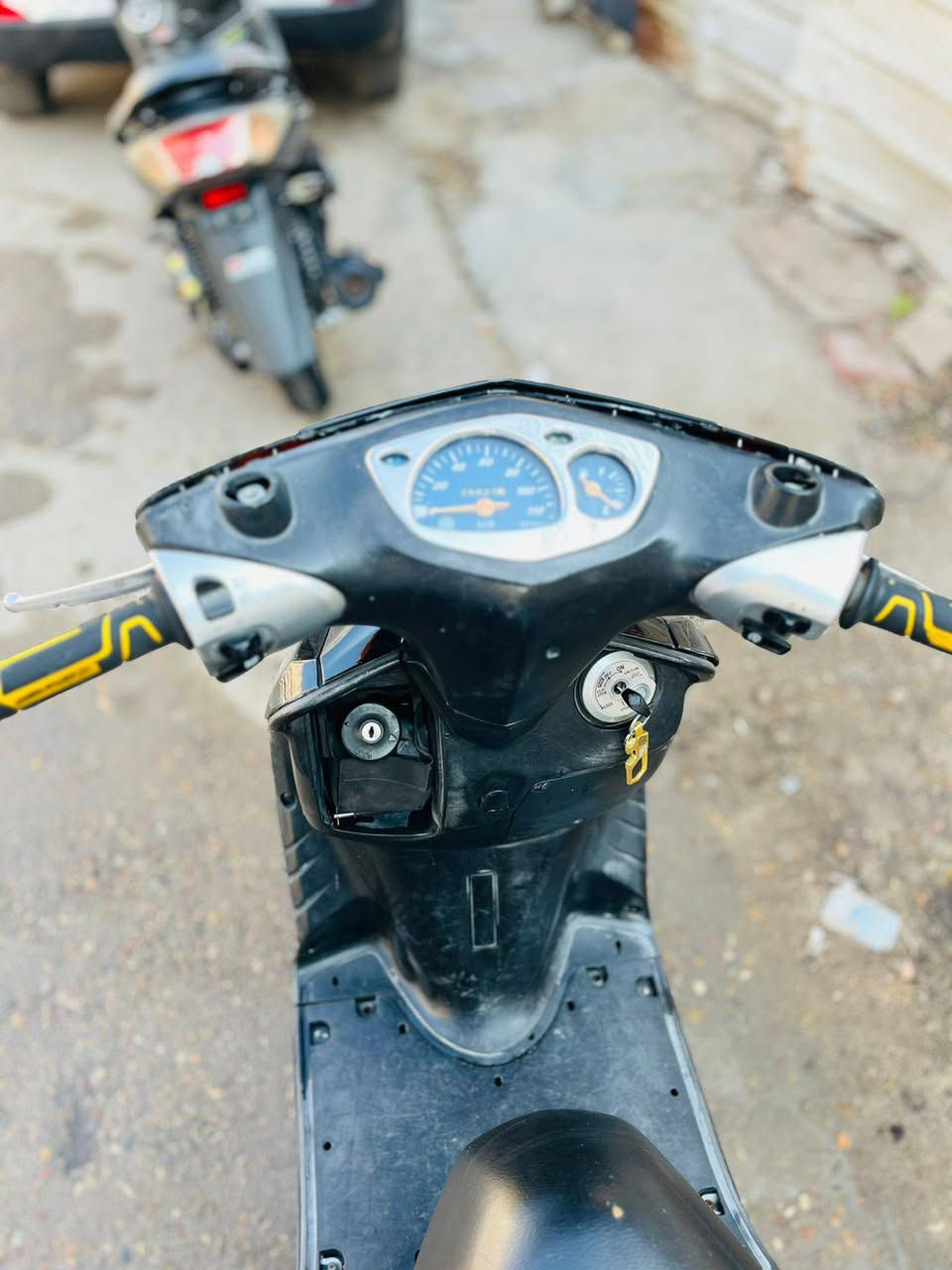 السلام عليكم دراجة سكنز نثية 110 كابريتر
دراجة نضافة فول ما مفتوحة 
ناعمة نشطة كهربائيات كاملة كلة شغال 
الدراجة خير من الله مكان بغداد الدورة شارع 60
السعر 600 وبيها مجال 
***********
