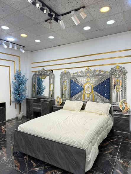 السعر مليون دينار فقط  

غرفه نوم داخل معاكس خشب 3 ملم
خارج تحفير sns انديف 5 ملم

الصبغ حراري درجة اولى

زاويه تصميم كنتوري بارتفاع الكنتور

السرير بلاويد اسود 6ارجل

قياس الكنتور ارتفاع 2.40 وعرض 3.20
 
يوجد توصيل الى جميع المحافضات وباسعار مناسبه

للحجز والاستفسار مراسله الصفحة
يوجد واتساب ***********
