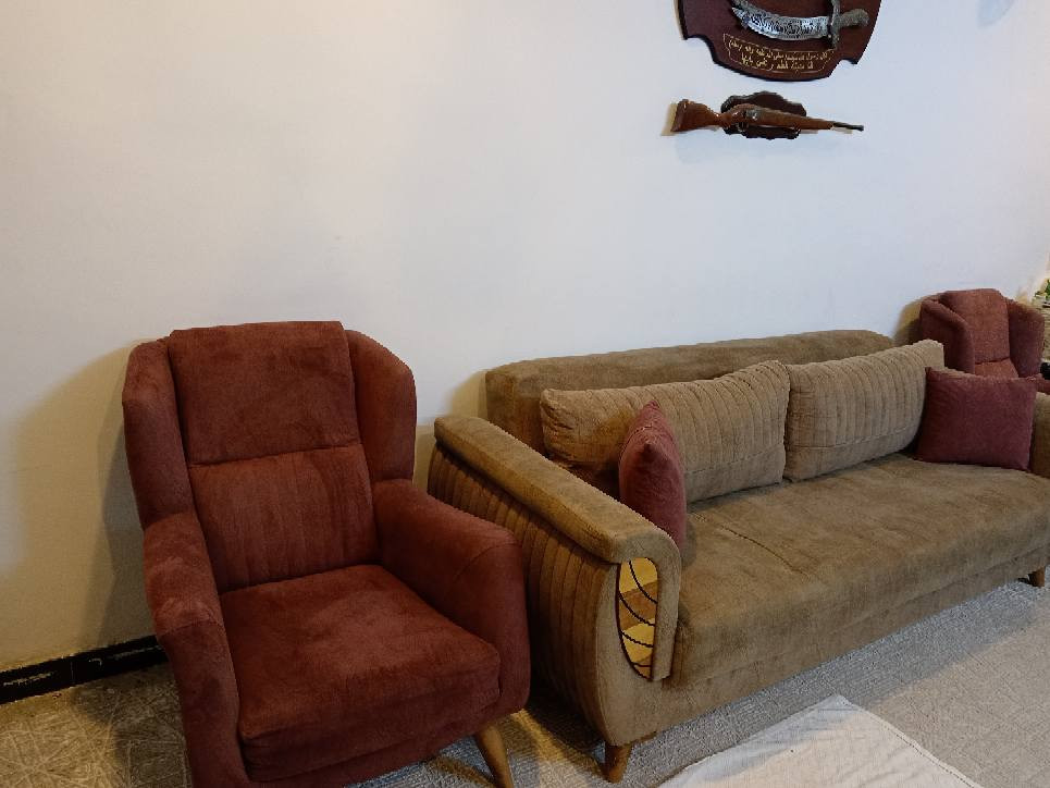 السلام عليكم
للبيع تخم تركي اصلي نظيف جدآ ١٠ مقاعد مخزن سرير هيكل حديد سبرنك ظهر والمقعد قماش وتر بروف للاستفسار الاتصال بالرقم *********** بغداد, العراق
