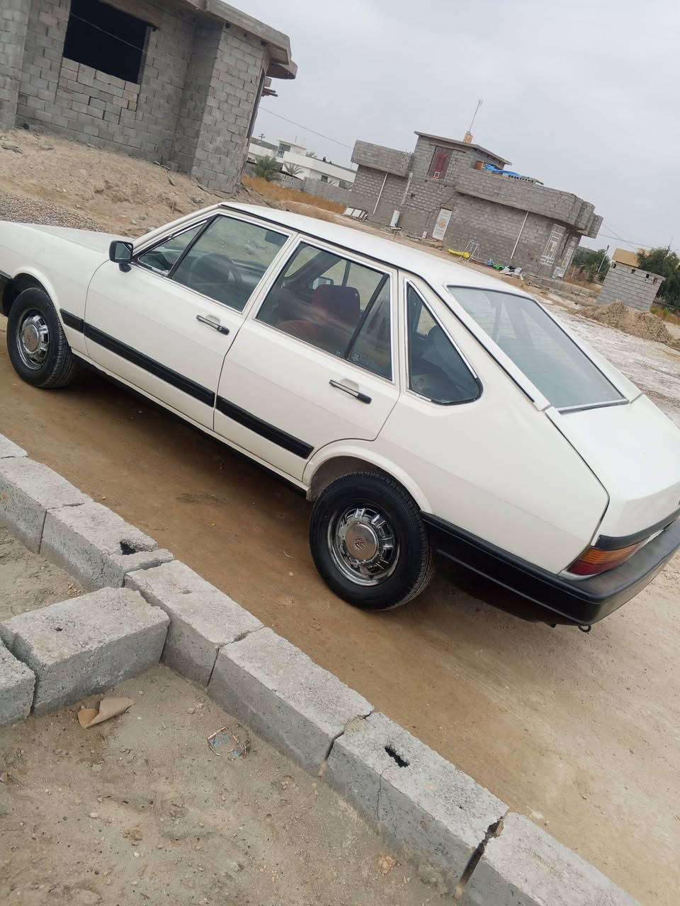 سلام عليكم سياره للبيع برازيلي موديل 1988 محرك وكير جديد رقمه الانبار سعره 45 بيه  مجال مكان سياره فلوجة ***********
