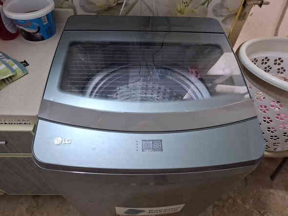 النجف الاشرف(  غساله ال جي نوع جديد  ١٨ كيلو ( جديدة غير مستعمله )  سبب البيع )   ازرار اللمس صعب تنشاف الا  ( نظر جيد )  صعوبة انكليزي ولمس )  صار ٤ ايام من اشترينها  ( سعر الشراء ٤٨٠ الف ) بيه وصل وضمان خمس سنوات .. قيمه وادفع )))  انت قيم وادفع .... جديده غير مستعملة  مره واحده للتجربة فقط .الاتصال بالرقم ***********. ... وصل الشراء موجود وتستلمه  ( فقط ٤ ايام صار من اشتريت ) الغساله بيه ضمان
