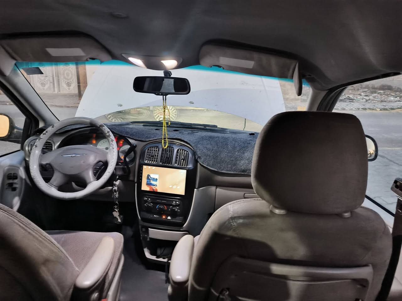 يالله
السلام عليكم
دوج كرايسلر موديل 2007للبيع 
محرك كير جديد صدر نص عمر 
رقم بغداد انكليزي
تحويل مباشر السعر ٧٠بيها مجال 
لاستفسار ***********
