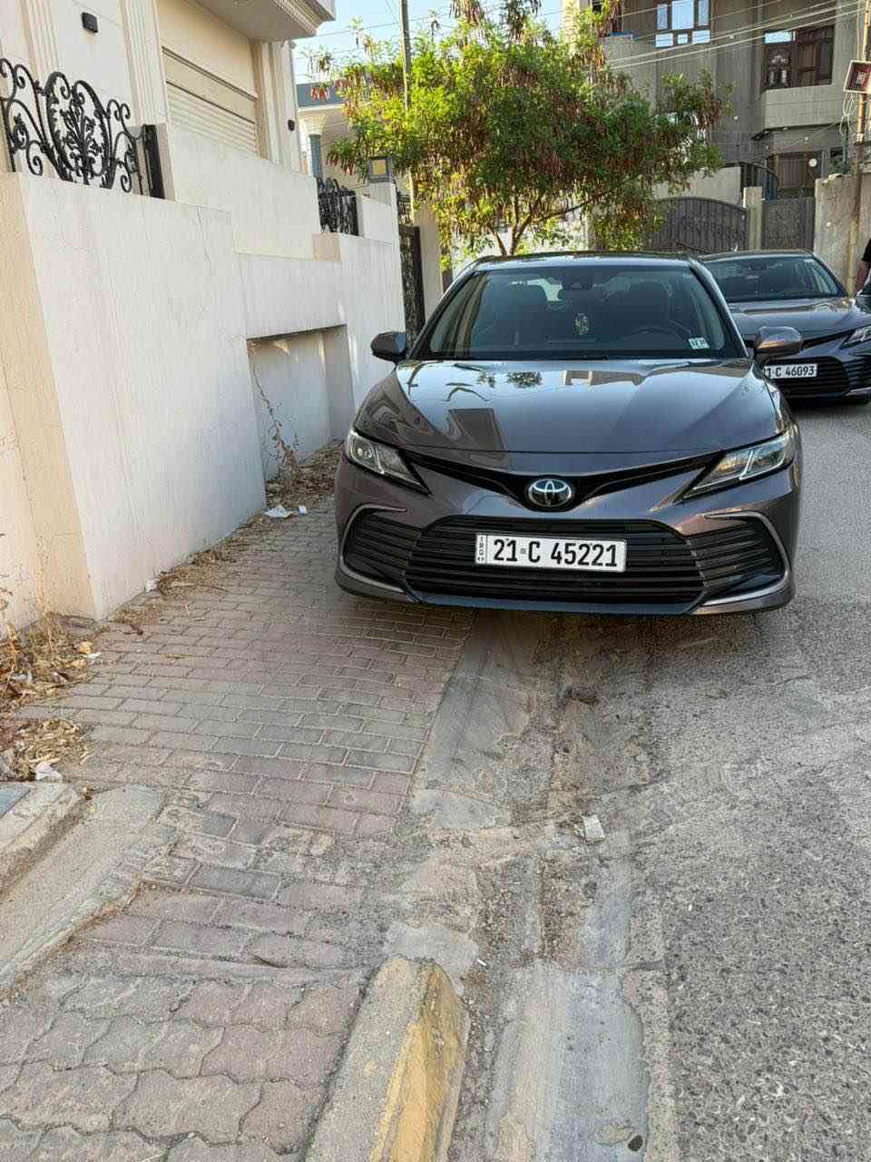 كامري موديل ٢٠٢٣ Le  سياره بدون صبو غ بدون ضربه  سلاس مكانت تعديل بارد ماشي ٤٧مايل سنوي بسمي بيه بتاقه بنزين  گيرمحرك بشرت مامفتوح اسيا  *********** كوره ك *********** عنوان كركوك رحيماوه نشر صور حادس كركوك, العراق
