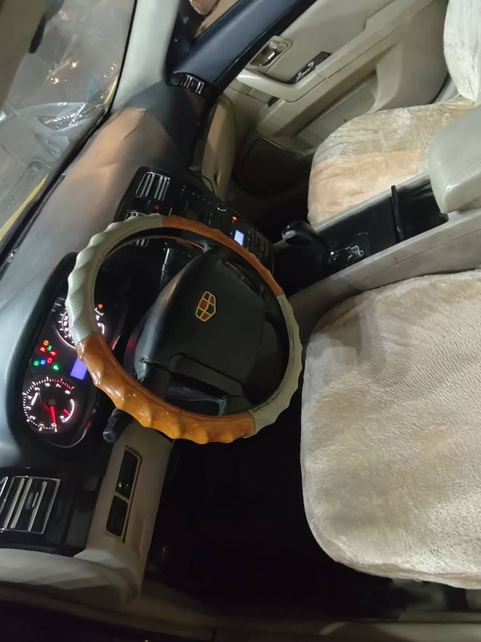 السلام عليكم جيلي ام گراند موديل 2012للبيع مكينه وگير بيكاتشو 1800بيهة الگير عاطل بيهة بارد بالبنيد والجاملغ    حدادية نضيفه وتايرات نضيفه المالك بالرميثة سنويه لغاية 29 مكانهة النجف السعر ٣٥للاستفسار ***********
