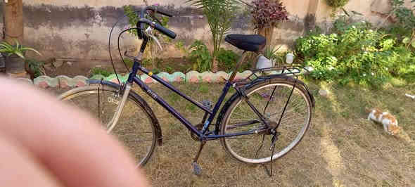 السلام عليكم متاح بايسكل حجم 27 فول نضافى مكاني ديالى شهربان الاحمر السعر 40 بي مجال  ***********
