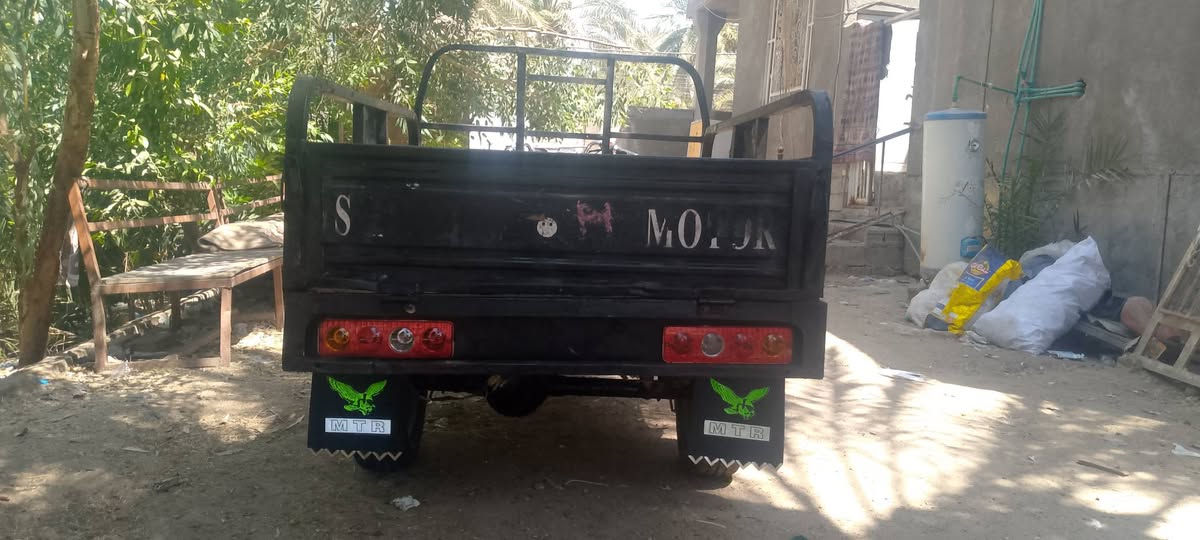 السلام عليكم
ستوته للبيع موديل 21. 

السعر 1600 وبيهه مجال للشراي


**إذا كنت صاحب هذا الإعلان وتريد حذفه لأي سبب، رجاءا أرسل رسالة إلى الدعم الفني**