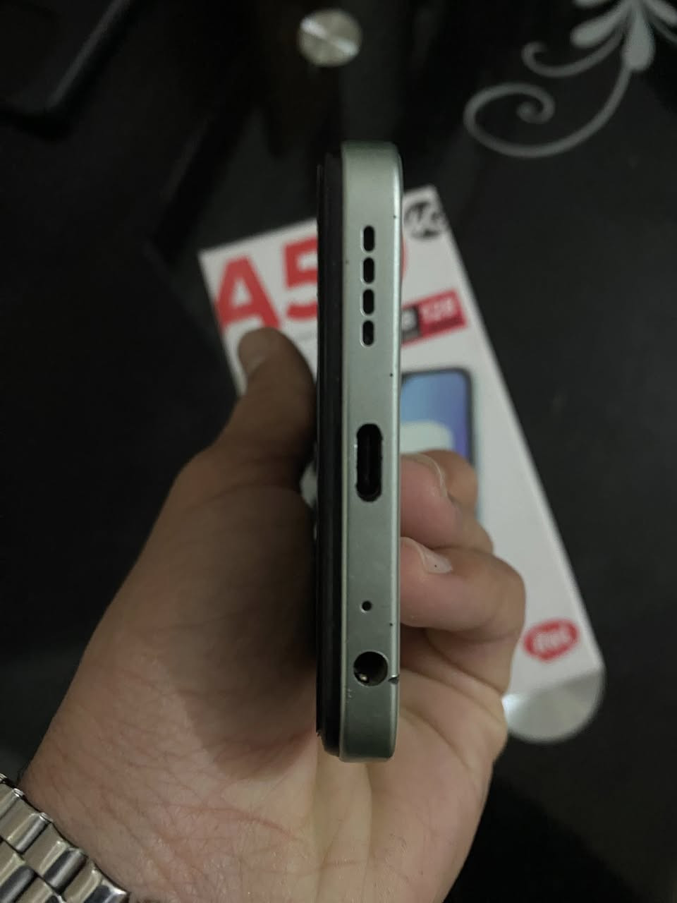 جهاز  aitel A50

ذاكرة 128GB

  Ram 8G     

(جهاز بيت وحيل نظيف) 

السعر 80ألف وبي مجال بسيط


**إذا كنت صاحب هذا الإعلان وتريد حذفه لأي سبب، رجاءا أرسل رسالة إلى الدعم الفني**