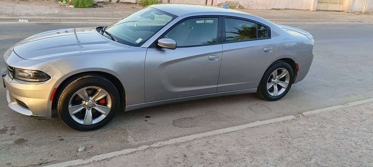 بسم الله الرحمن الرحيم
مرخصة الادمن 
سياره تشارجر 
موديل 2018
مواصفات SXT المعروفه 
مكينه 6 سلندر 3600
شاشه جبيره 
مثبت سرعه
تبريد منفصل 
وقطعتين تبريد 
ويل مكسيكي 18
تخم تاير جديد 
كرسي السايق كهرباء 
كشنات تدفئه 
بلوجكتر LED
 منضومه زنون اصليه 
السياره مال بيت ممشتغله خط 
ماشيه 78ميل
وارد امريكي حادث السياره باب الصدر ومبدل وكاله باقي السياره مكفوله 
رقم بغداد باسمي 
ومكان السياره بغداد
السعر 215$ 
رقم الهاتف ***********
