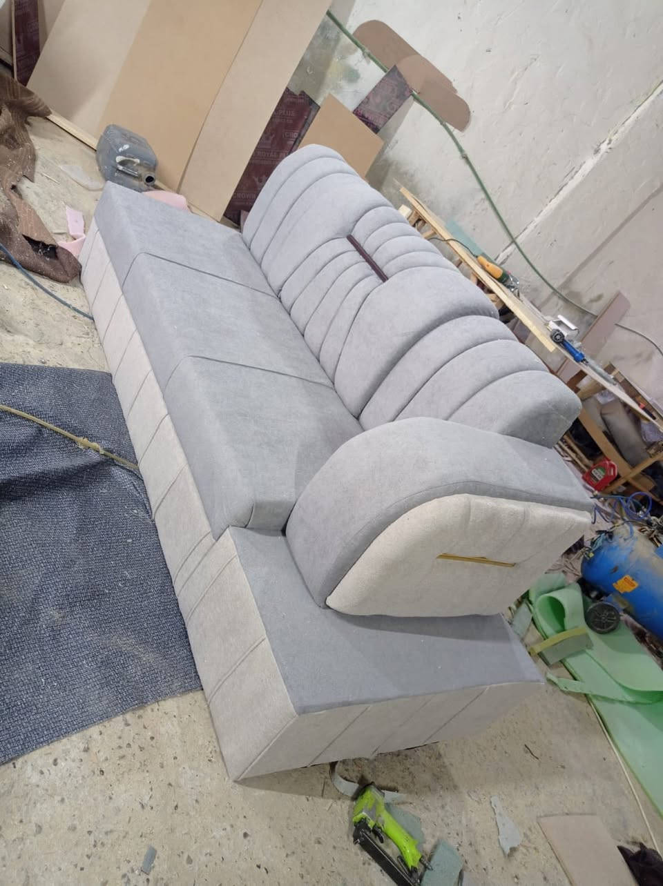 معمل اثير الاثاث 
عرض المتر ٧٥ بلاوك اسود مع سفنج مميز 
الاتواصل *********** وتساب
