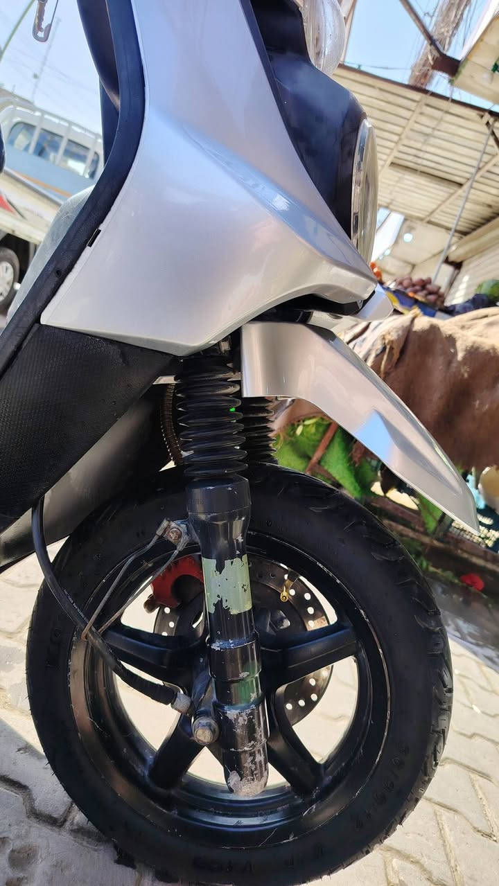 جبليه للبيع الدراجه كاعده حلوه نواقصها بسيطه جدا السعر المطلوب ٥٢٥ الف بيهة مجال لطيبين مكاني المحموديه ***********
