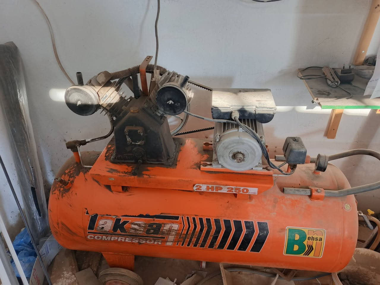 كمبريسر وماسكه للبيع
***********
