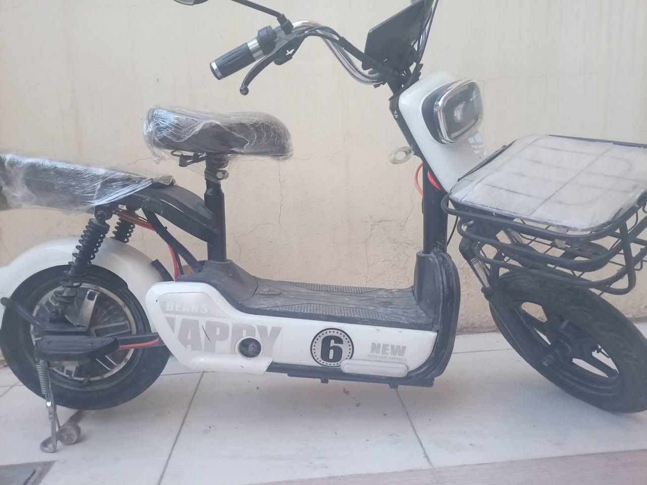 دراجه حجم 14 سرعه 48 و38 حقيقي بالتطبيق نظيفه بس شني متربه بس نضيفه جاملغ امامي موجود قيم واخد 150 لا تكتب رقم ***********
