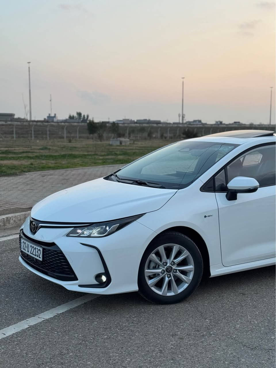 سلام عليكم 
للبيع تويوتا كورلا 2025 HEV فول مواصفات 
ماشي 2 الف فقط 
سيارا زيرو نقطه مابيها 
رقم اربيل تريد تحويل وكاله حاضر
*********** مكان كركوك كركوك, العراق
