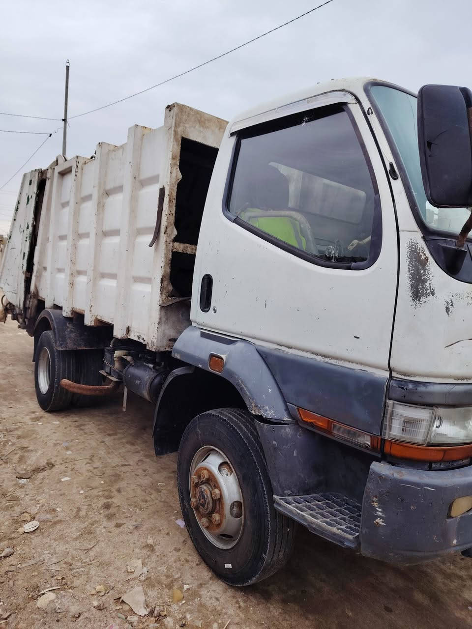 السلام عليكم سياره كابسه للبيع نضيفه كبل لشارع ما ذب ربع عليه رقم راعيه هذه اني مكلف بل نشر ***********
