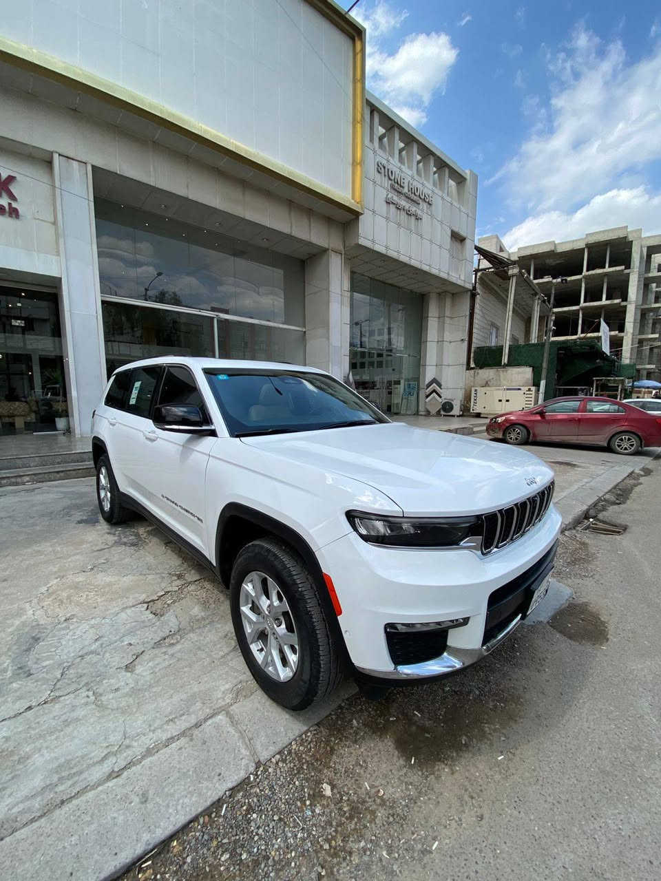 السلام عليكم جيب جراند لمتد محرك3600 وارد أمريكي قطعتين 6 سلندر رقم 7 راكب كشنات منفصله Vlp ماشيه 55 الف رقم بغداد تحويل ثاني يوم للاستفسار ***********
