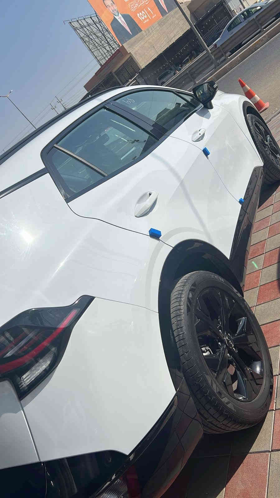 السلام عليكم للبيع
كيا سبورتج 2025🔥🚘
بلاك ادشن Black Edition🖤🩶
رقم بغداد الجديد تحويل مباشر
سياره وكاله نم ((NIM))  
مكفوله كفاله عامه من الدعاميه للدعاميه  كفاله 🔥
ماشيه2000 كيلومتر فقط
مواصفات الفول 1/1 كل مواصفات السبورتج بيها عدا البانوراما 🩶
خليجي✅
موديل 2024✅
سعة المحرك 2.0L✅
مرتبط بناقل حركة أوتو 6 نمر✅
عدد AIR BAG 2 ✅
حساسات أمامية ✅
حساسات خلفية✅
لايت زينون + LED✅
كشافات ✅
بك لايت LED✅
حجم الاطار 235/50R19✅
ويل كب ✅
4 دسك✅
ماسحة خلفية✅
اريل نفكيتر ✅
مفتاح التشغيل بصمة✅
تشغيل عن بعد ✅
فتح الصندوق كهرباء ✅
دشبول شاشة ✅
شاشة Apple Car play✅
كاميرا دوارة ✅
المقاعد جلد + الداخل زيتوني 💚🖤✅
حركة المقاعد الأمامية كهرباء✅
تدفئة المقاعد الأمامية ✅
تدفئة المقود ✅
✅
مثبت السرعة Cruise✅
المودات والأوامر الصوتية✅
أوضاع القيادة  Drive Mode✅
فحص أنظمة السيارة ✅
حساسات ضغط اطارات ✅
مقود جلد حياكة ✅
شفتات مقود✅
قطعتين تبريد✅
هاند بريك كهرباء ✅
ا ABS ✅
ا Auto Hold   أوتو هولد✅
ا ISOFIX   مثبت مقعد الطفل✅
نظام مانع الانزلاق✅
نظام نزول المنحدرات ✅
اشارة في المرايا الجانبية✅
مخرج منفذ الطاقة✅
ا  Bluetooth ✅
شاحن هاتف Wireless ✅
تطعيم الدواخل ألمنيوم ✅
_______________________________________________
موقعنه:الانبار الفلوجه 
السعر 257دولار $
لاتصال والاستفسار:***********
                                          ☎️☎️      ☎️☎️         ☎️☎️
