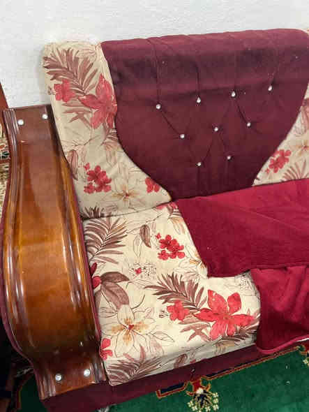 ديوان 10مقاعد ..نظافة وسط..
قطاع 28...لاستفسار الاتصال ع *********** عمارة
