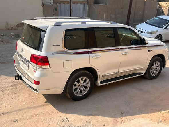 للبيع لاندكروز بريم ٢٠١٦ مكفولة كفالة عامة ماشية ١٥٥ الف مكان السيارة ديوانية السعر ٤٩٠ وبيهه مجال بسيط للاستفسار الاتصال ***********
