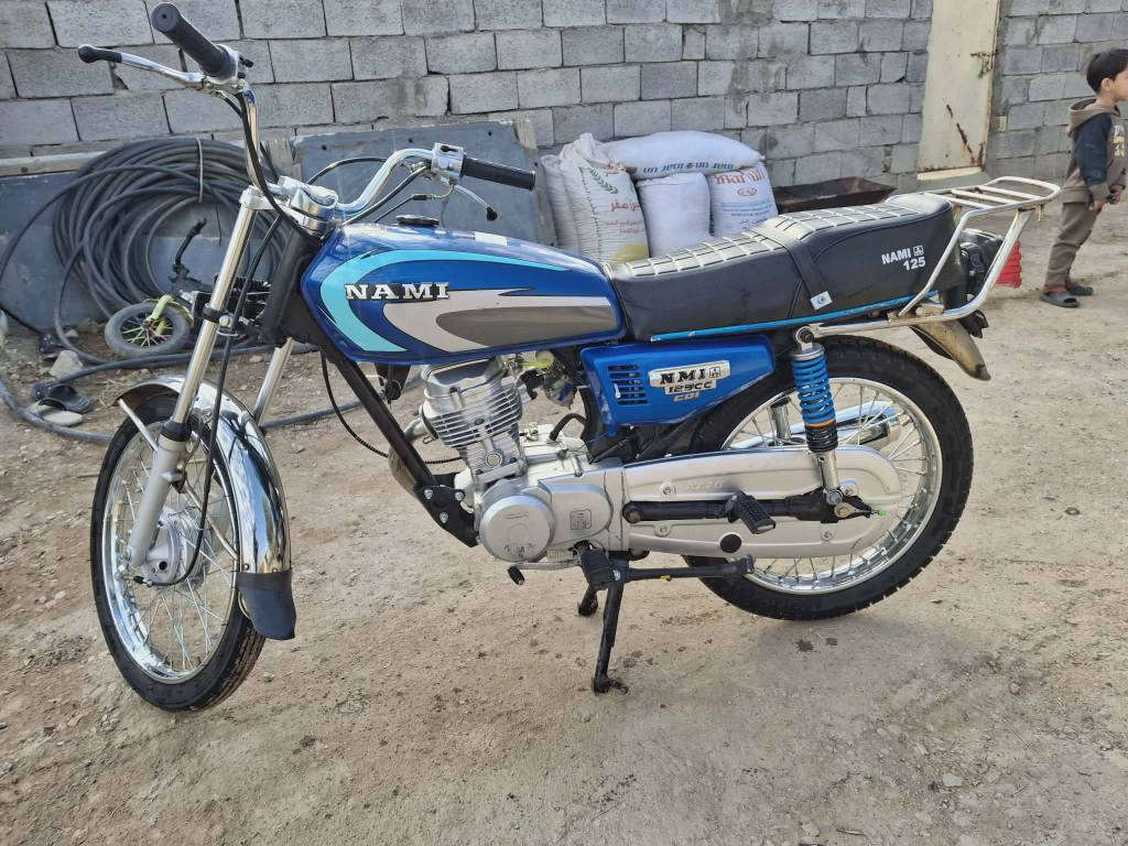 السلام عليكم..
نامه (شلامچه)
 محرك ٢٣ شاصي ١٢
دراجه مكفوله فقط مبدل بيها ولفات
ضفيرة جديده 
باتري جديد
صفاحيات جديدة
تانكي وكشن جديد 
زوج تايرات جدد 
عوزها فقط (دشبول  وماصده اماميه )
دراجه تترحملي وره متاخذها 
للعلم الدراجه رقم وسنوية باقي فقط استلامهن 
تروح احولها بسمك مباشر وتستلم سنويتك واللوحه وترجع 
.......
الدراجه معروضه 
950الف$
قابله للتفاوض 
ه‍ـ ***********
ودمتم سالمين .
