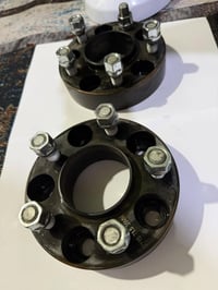 للبيع قطعتين مستخدمات مال سيارة .. 07726661405