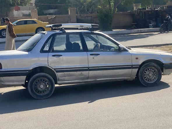 سيارة لاهل التعمير اهلها
مسبوشي كدامك السياره المكينة والكير بلادي السيارة تمشي خير من الله اروح بيها زيارة وارجع 
سنوية واجازه ب اسمي وتحويل ثاني يوم 
السيارة يرادلها ترتيبات بسيطة تمشيك ملك جنايتها وينهم عارضها ب ١٩ بيها مجال للشراي حك جيه مكاني مدينه الصدر ق ٣٣ رقمي ***********3
