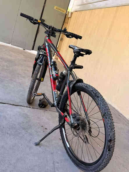 GIAYNT للبيع 
الباسكل بالكامل بلاد 
#تايرات_شركة_ماكسز_MAXXIS
#_لايت_اصلي_مزدوج_عالي_ناصي . #_باك_لايت_اصلي_ليزري.  #مطاره_عدد_2_من_شركة_راڤا_الاصليه. #_عداد_سرعة_كيلوا_متر
#وستاند_عداد 
واقيات fox
Sistem Shimano ALtus بدلات 
 Shimano Aceraالعقرب
بريكات دهن ماركة 
 كامل مكمل
السعر 480 الف والشراي يدلل
مكاني النجف الاشرف رقم الولد   ***********
