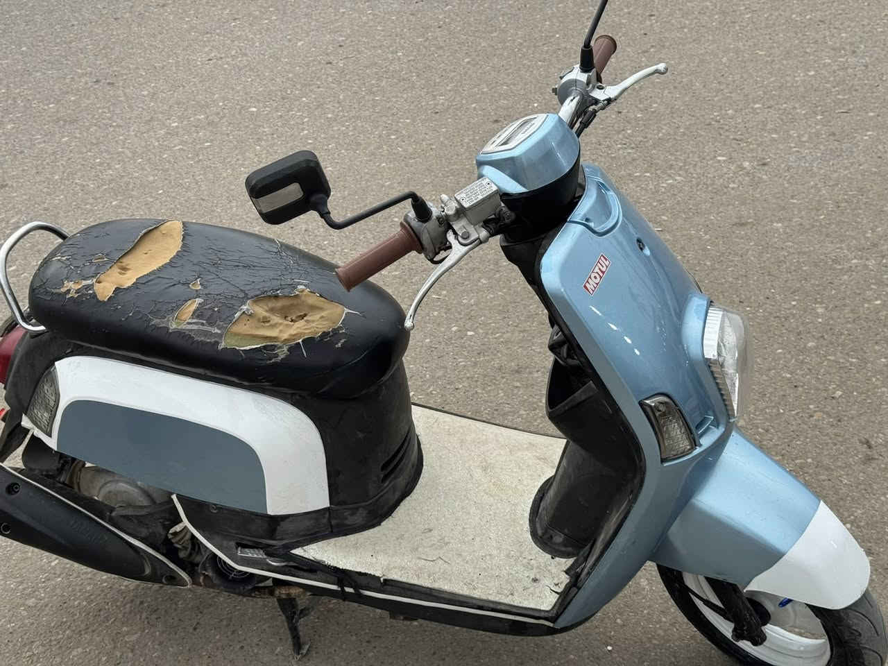 سلام عليكم
بوليسي موديل 2009 
دراجة مكفوله وكلها شغاله بدون نواقص 
مكينة مكفولة  نووزل و كيج إلكتروني لايت منضومه زنون 
مكان بعقوبة السوك
السعر 650 وبيها مجال 
لاستفسار/ ‭0770 723 7822‬
