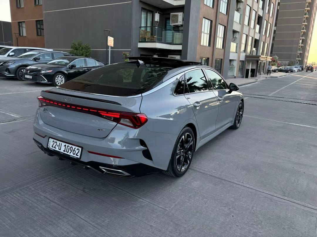 Kia K5 2023
كيا كي فايف وارد امريكي 2023 
المواصفات فول 1/1
لون سمنتي ,GT Line , بانوراما , كراسي جلد اسود كهرباء , رادارات , مخارج USB + شحن لاسلكي , شاشه حجم كبير تدعم كار بلي , قياده ذاتيه , تحكم ستيرن , تشغيل عن بعد 
———————-
السياره جديده حادثها باب السايق و الورا مبدل اصلي على ايدي مو تجاري بيها كلير جاملغ امامي يمين امريكا بدون تصليح 
ايرباك سستم راجع اي نواقص مابيها 
———-
محرك 1600 تيربو  
رقم الشاصي 
‏5XXG64J22PG207731
————-
اذا عندك مراوس عالي دز 
السعر 195$   
عنوان السياره بغداد الدوره شارع 60
التواصل على 
***********
