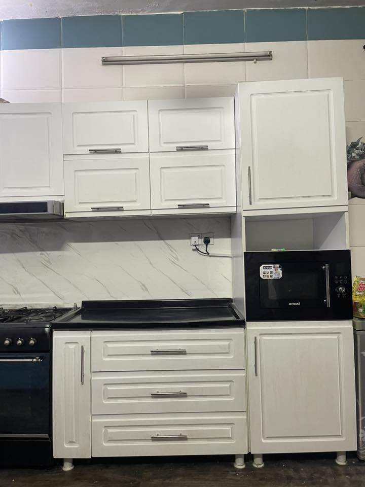 كاونتر ٧٠٠ الف مع طباخ شفاط دهون ومايكرو ويف 
قياسه ٣ ونص
*********** بغداد
