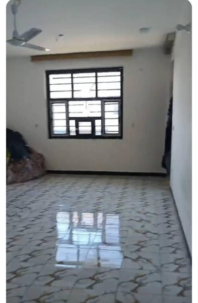 السلام عليكم عندي دار للبيع المساحه الكليه 200 مترطابقين  طابو زراعي سند 25 تحويل مباشر باسم المشتري متوفره كل الخدمات حي الجزائر بناء حديث وجديد سعره 160 وبي مجال #الاستفسار  اتصل على رقم‏‪***********‬‏
